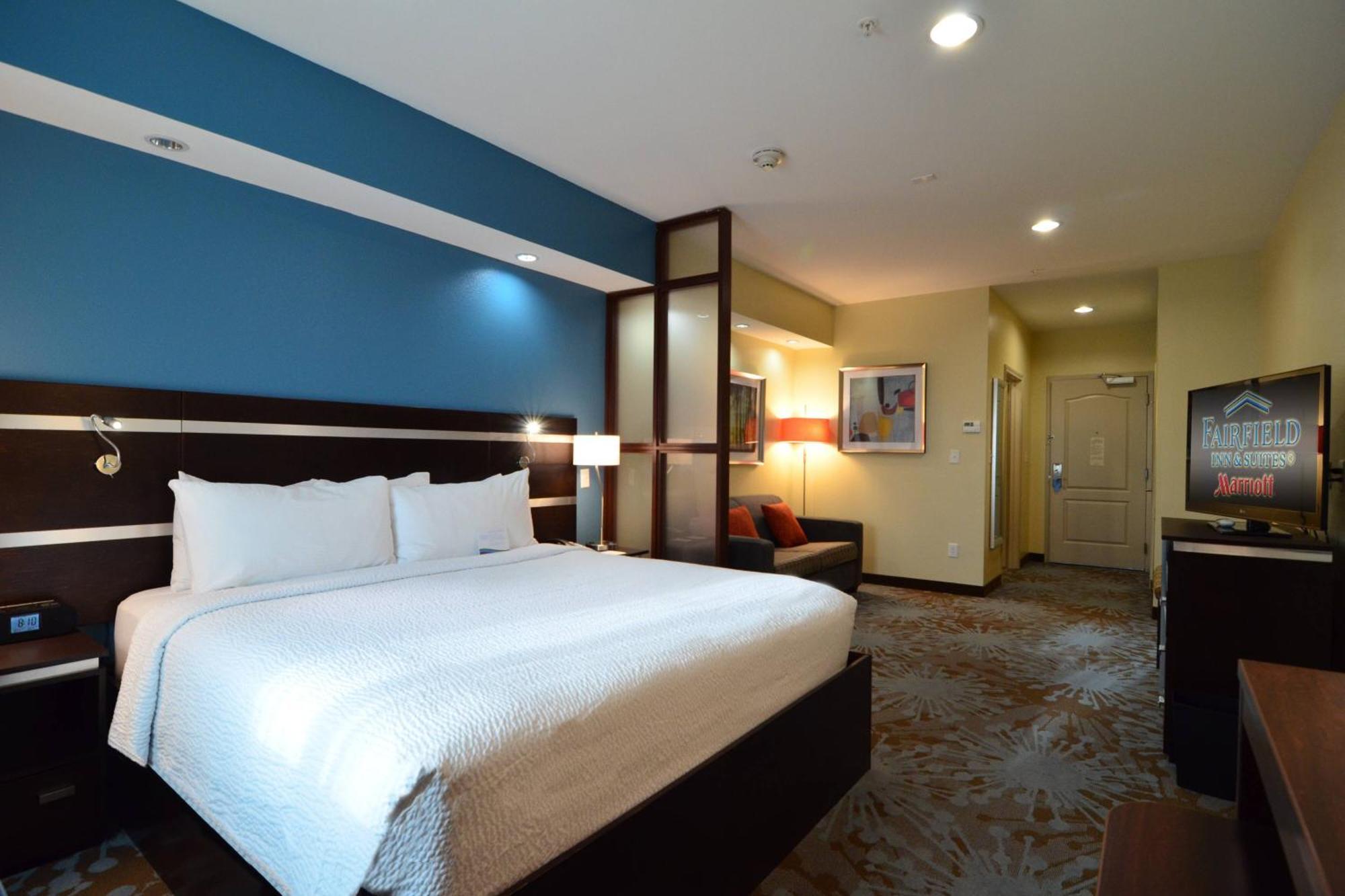 Fairfield Inn And Suites By Marriott North Spring Bagian luar foto