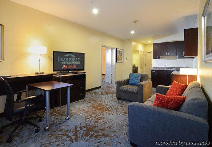 Fairfield Inn And Suites By Marriott North Spring Bagian luar foto