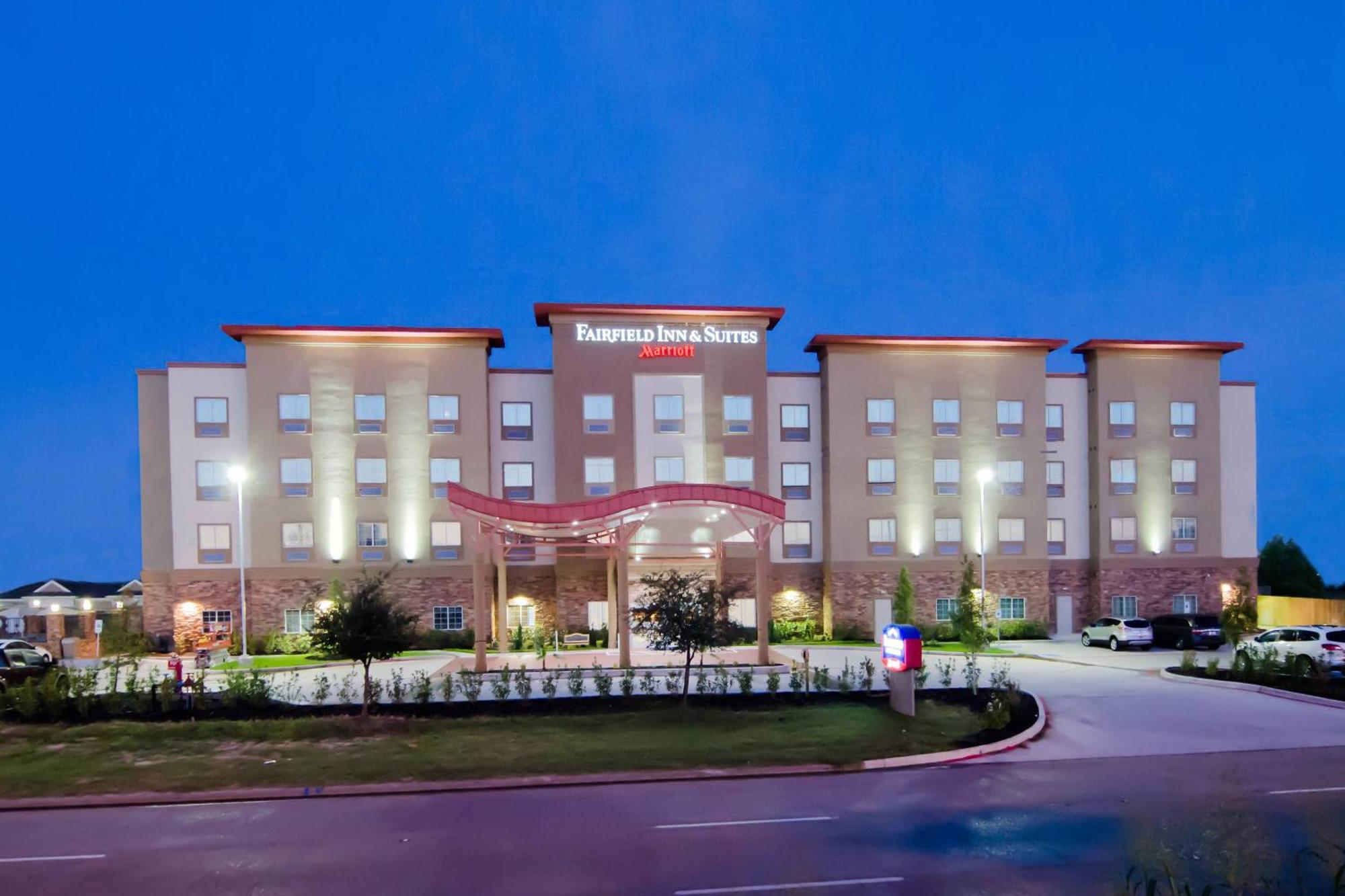 Fairfield Inn And Suites By Marriott North Spring Bagian luar foto