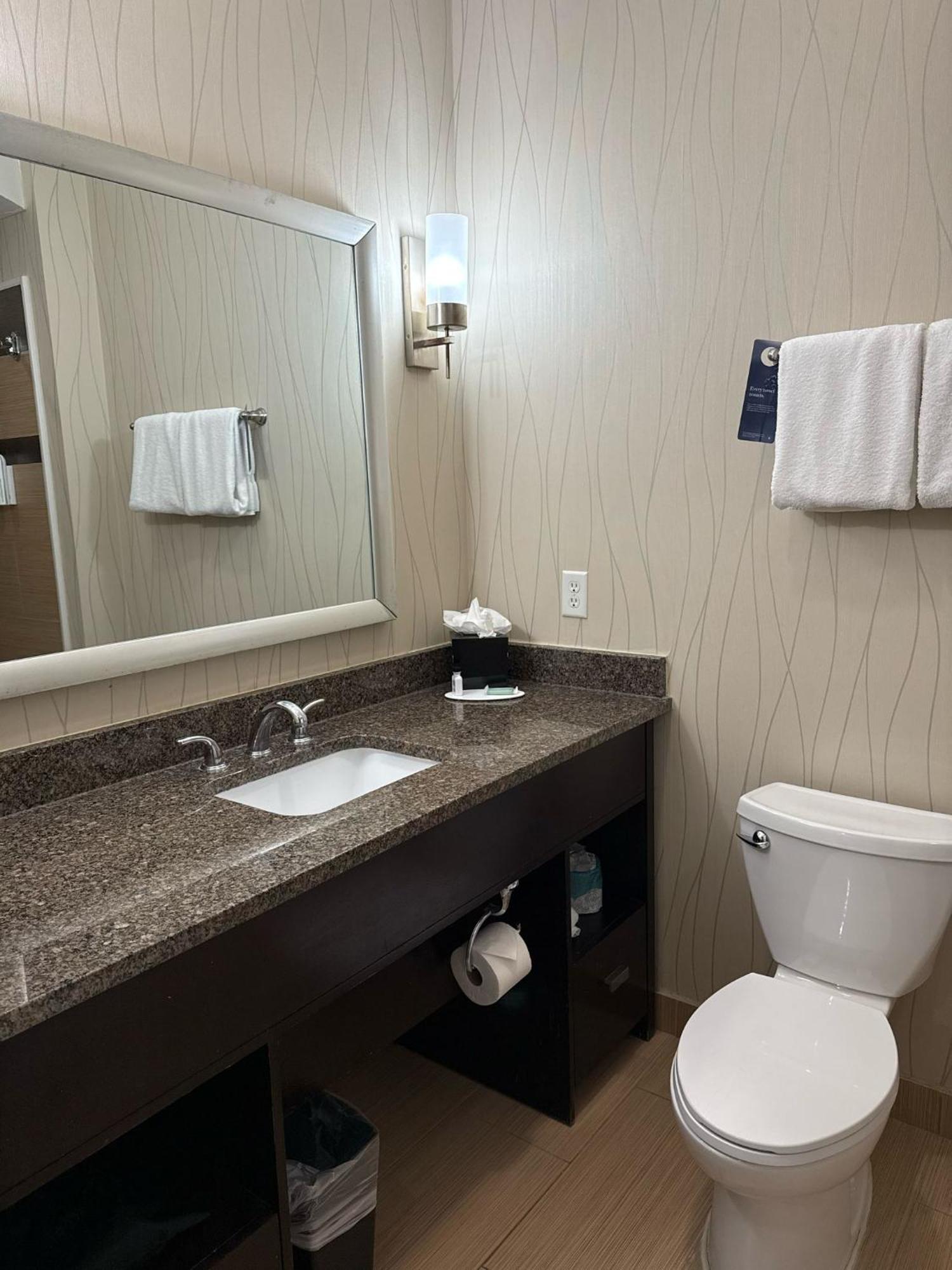 Fairfield Inn And Suites By Marriott North Spring Bagian luar foto