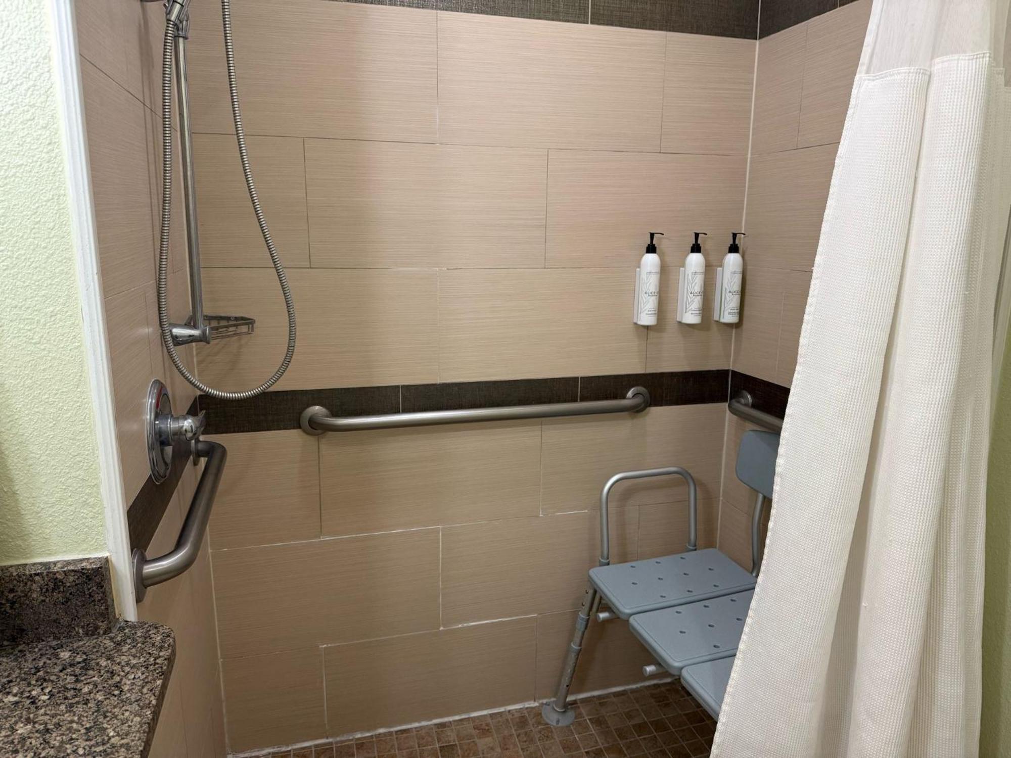 Fairfield Inn And Suites By Marriott North Spring Bagian luar foto